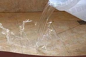 赤坎漏水维修 免砸砖防水材料该如何施工